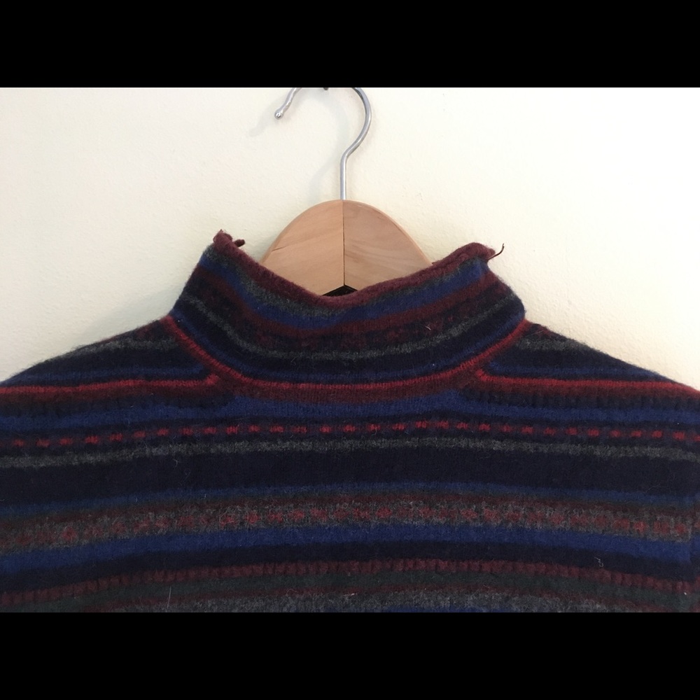 ♦️ Eddie Bauer Dark Colorful Sweater